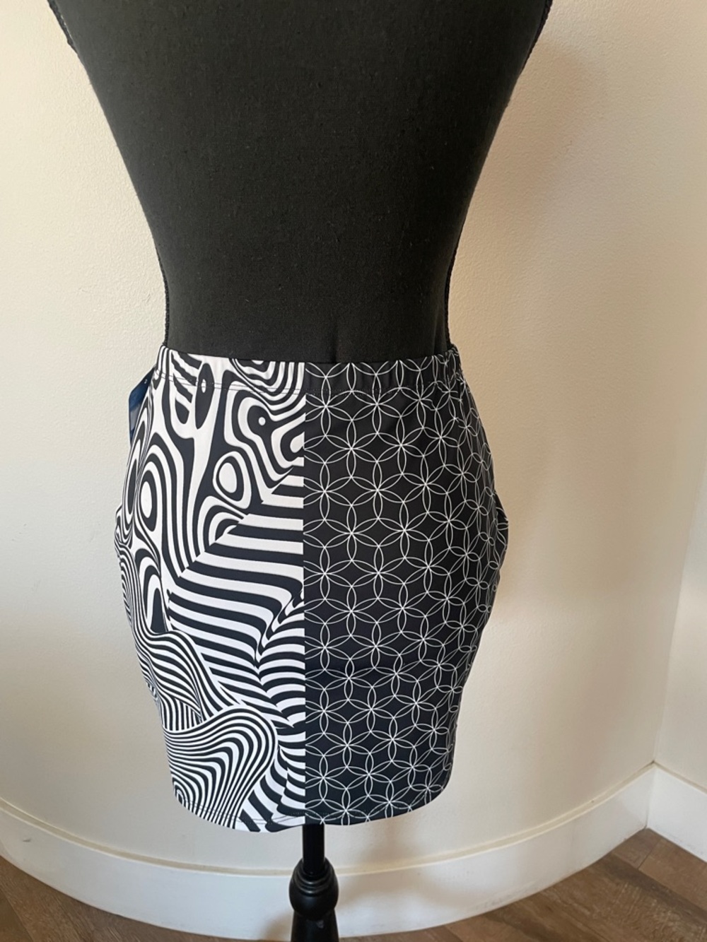Freedom Rave Wear Skirt - Picture 2 of 6